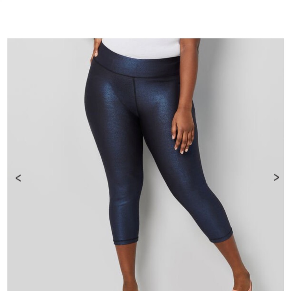 Avenue size 22/24 shimmer workout Capri bnwt